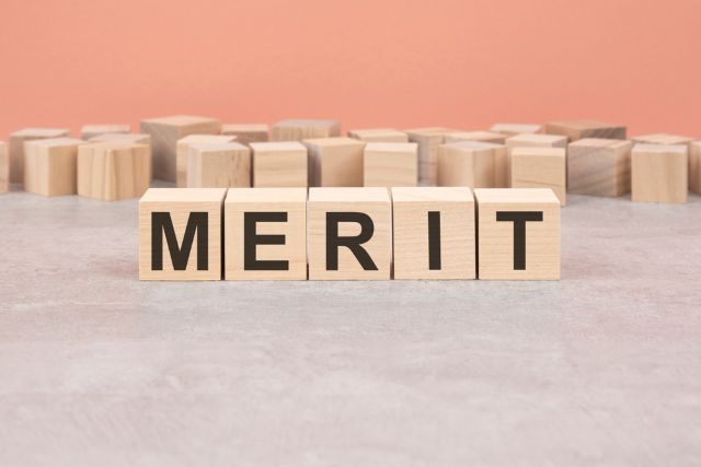 MERITとかかれたブロック