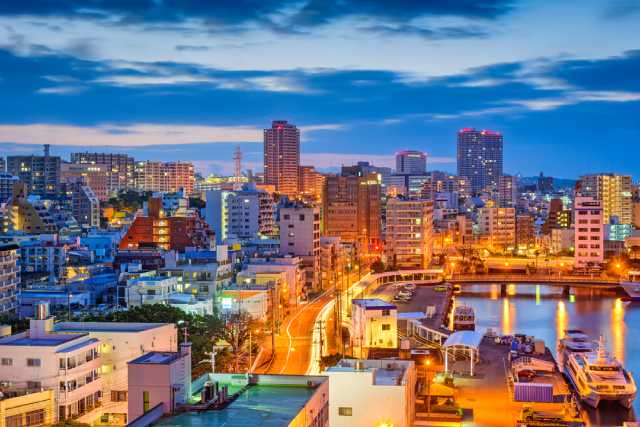 沖縄の夜の街